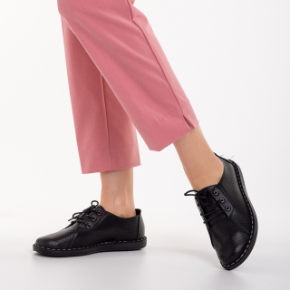 Всекидневни дамски обувки  черни  от еко кожа  Leondra