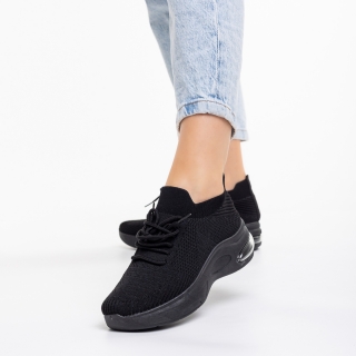 Дамски спортни обувки черни от текстилен материал  Kindra