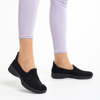 Дамски спортни обувки  черни  от текстилен материал  Laneta