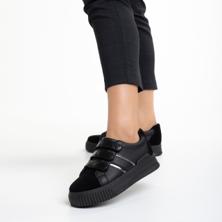 Дамски спортни обувки  черни  от еко кожа  Oakley