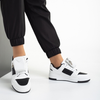 Love Sales - Отстъпки Дамски спортни обувки  бели с черно  от еко кожа Inola Промоция